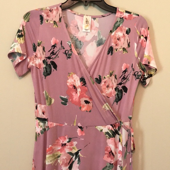 Lara Fashion NWOT Small Purple Floral Wrap Dress - Picture 2 of 6